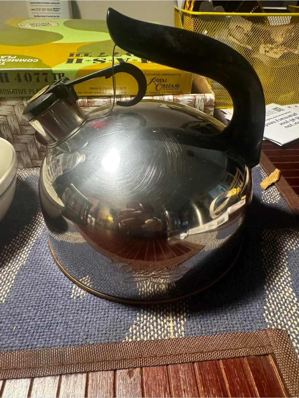 Stainless Steel Whistling Tea Kettle with Black Handle